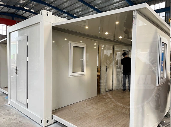 Prefabricated 3 in 1 20FT Expandable Container Living House for Sale